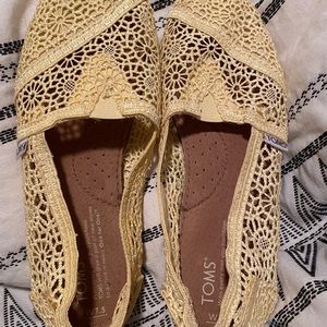 TOMS women’s  Lemon Yellow size 7.5